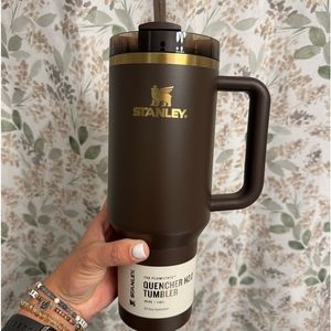 SOLD OUT! Stanley The Chocolate Gold Quencher H2.0 FlowState™ Tumbler | 40 OZ